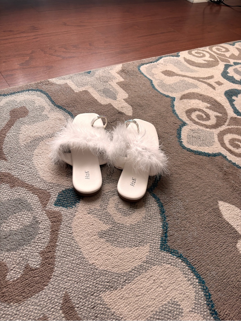 White Feather Toe-Ring Slide Slippers - Picture 3 of 3